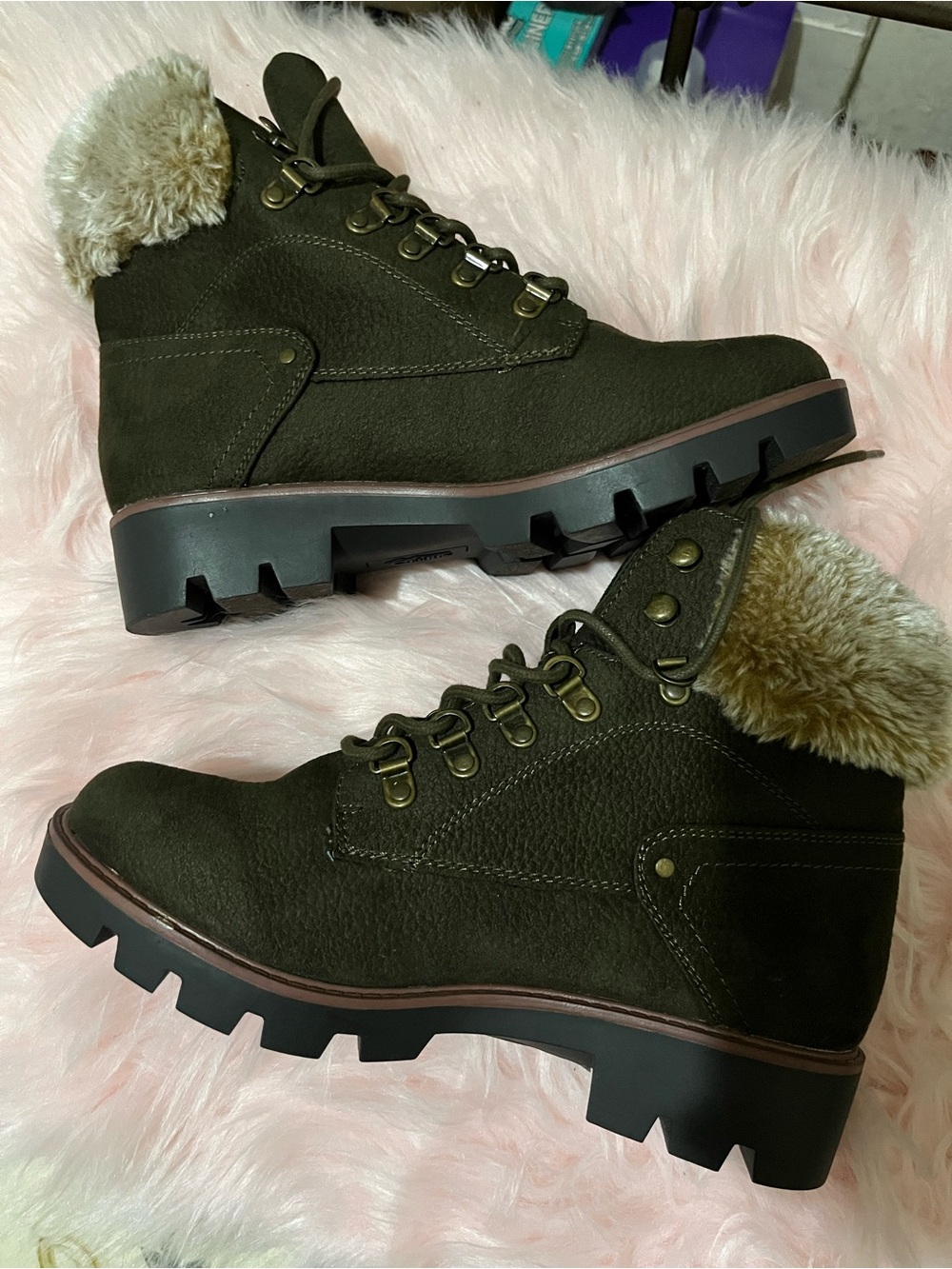 Women’s Olive Green Fur-Trim Hiking Boots
